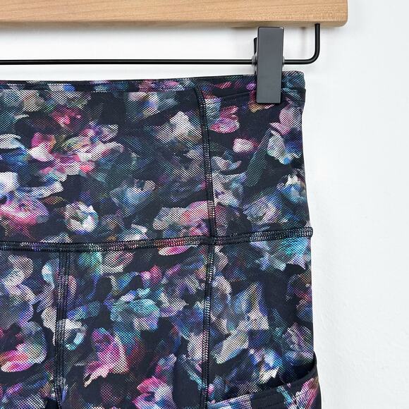 Lululemon Fast And Free Activate Black Floral 6" Inseam Bike Shorts Size 4 - Picture 5 of 9